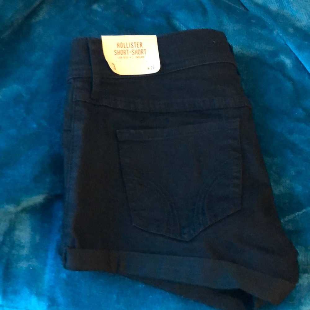 Black Hollister shorts